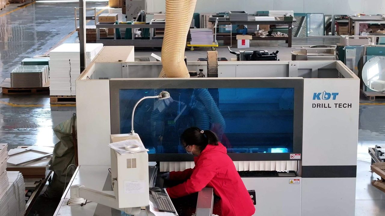 FAME production workshop in Hangzhou with panel processing lines